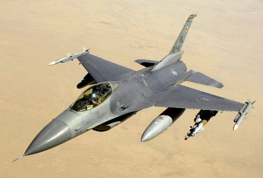 Україна закупить десятки тисяч снарядів для F-16, щоб збивати реактивні дрони, - Bloomberg